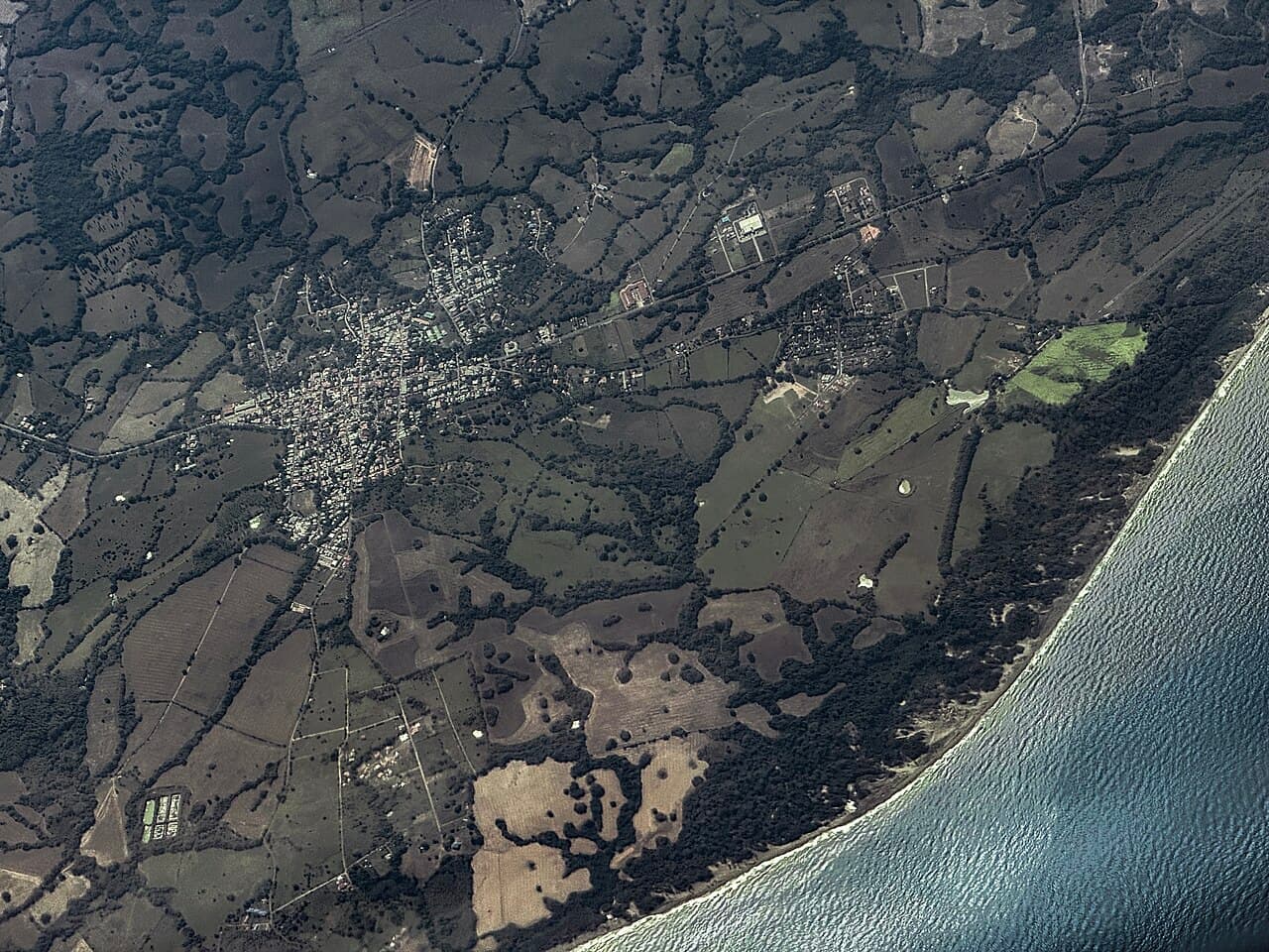 El pueblo de Pedasí, en la provincia panameña de Los Santos, en una fotografía de archivo de 2025; no es una imagen del sismo