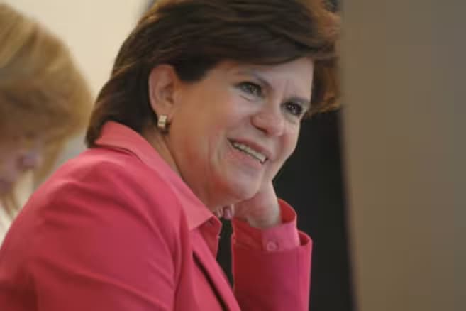 La abogada Liliana Caballero Durán durante una reunión de trabajo