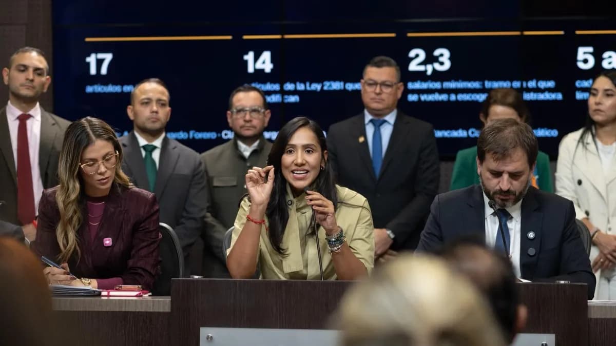 Congresistas del Centro Democrático durante la presentación de su contrarreforma pensional
