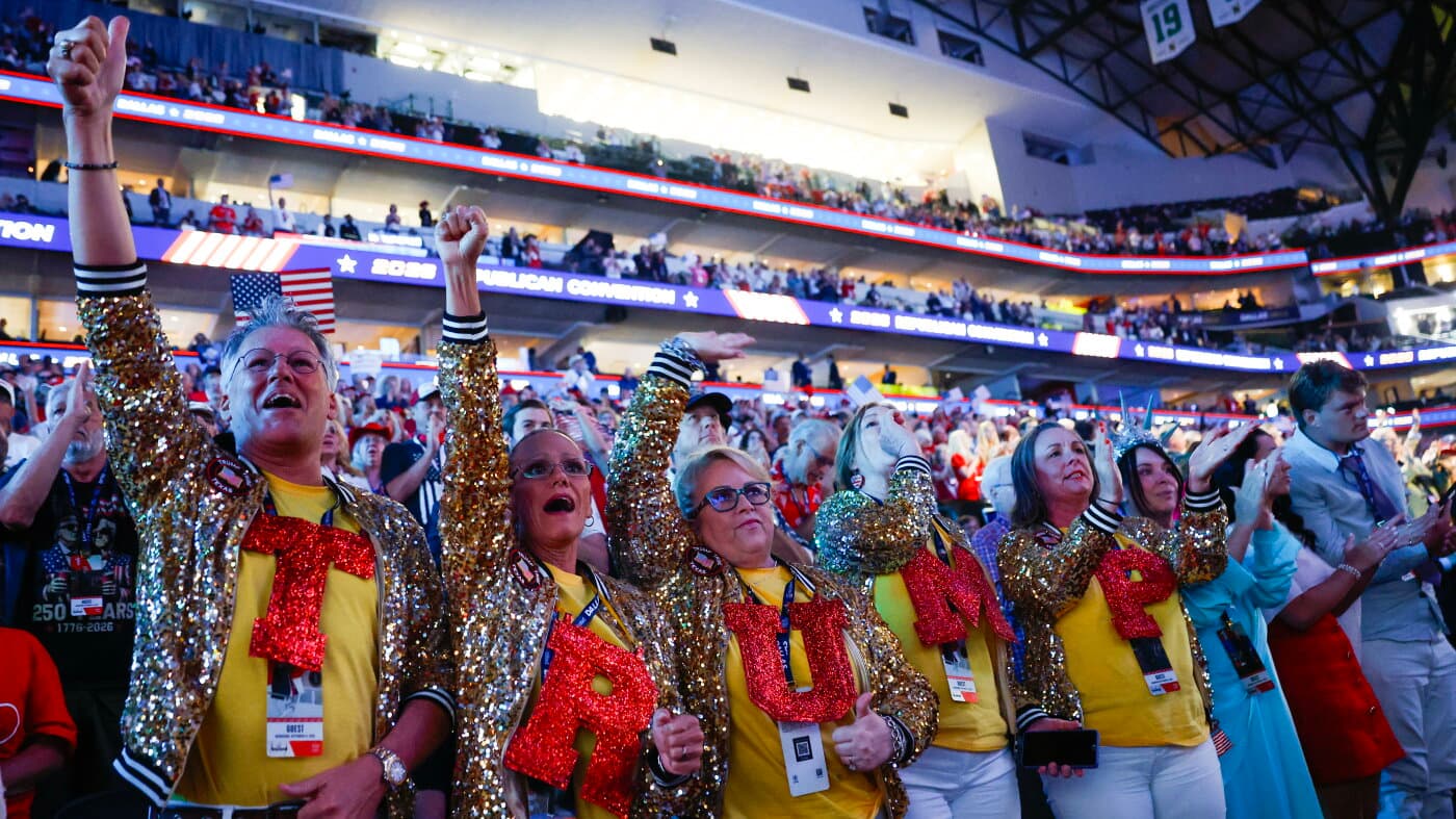 Asistentes a la convención republicana de mitad de mandato en Dallas