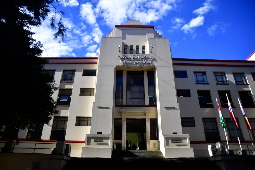 Fachada de la Biblioteca Nacional de Colombia, en Bogotá
