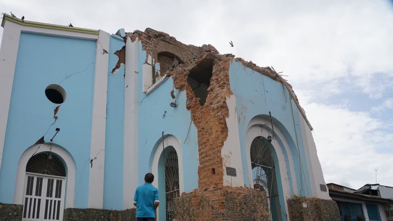 Obra de construcción de vivienda en Colombia