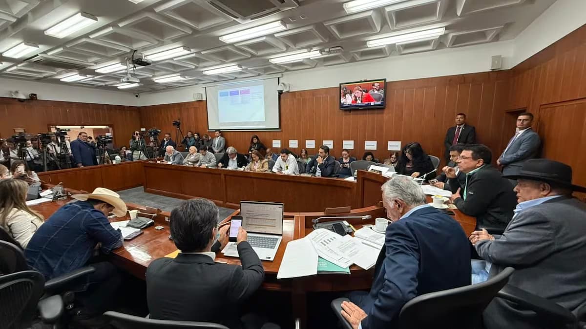 Sesión de la Comisión Séptima del Senado