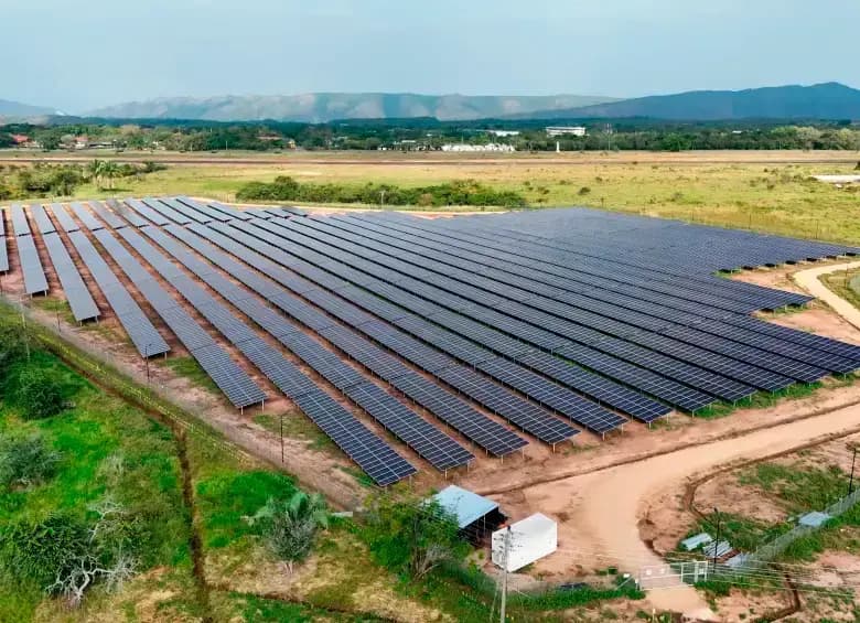 Parque de paneles solares en Colombia