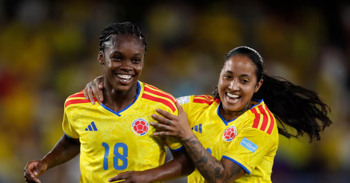 Jugadoras de la Selección Colombia femenina celebran un gol (foto de archivo)
