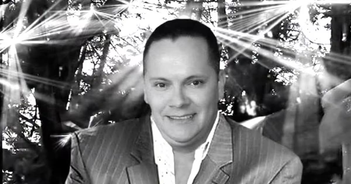 Retrato en blanco y negro del acordeonero José Ángel Plata