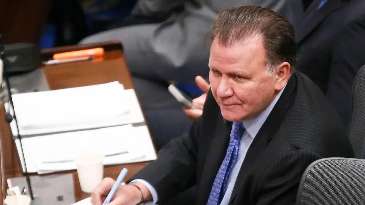 El ministro de Agricultura, Indalecio Dangond, durante un debate de las comisiones económicas del Congreso