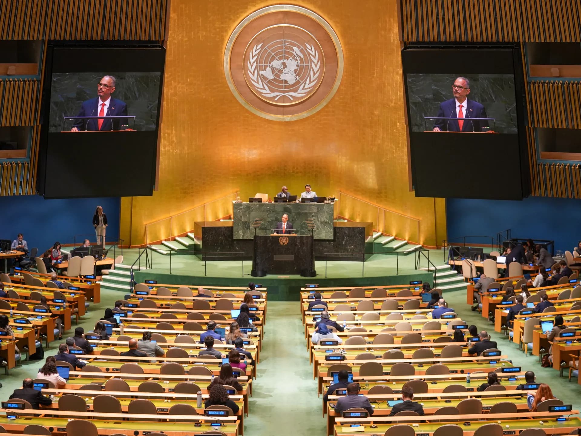 Sesión en el salón de la Asamblea General de las Naciones Unidas, en Nueva York