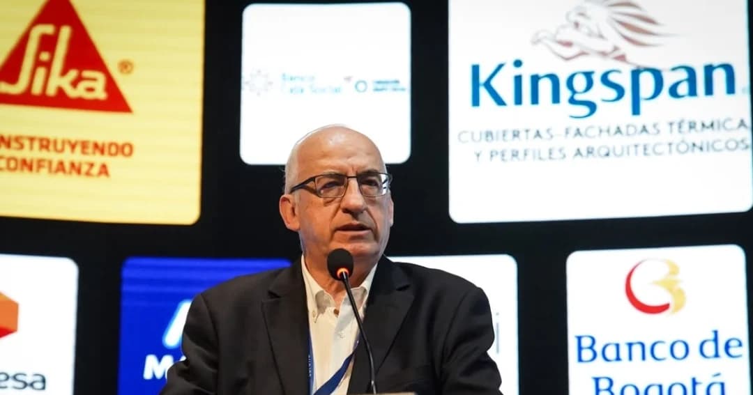 Leonardo Villar, gerente del Banco de la República, durante su intervención en el Congreso Colombiano de la Construcción