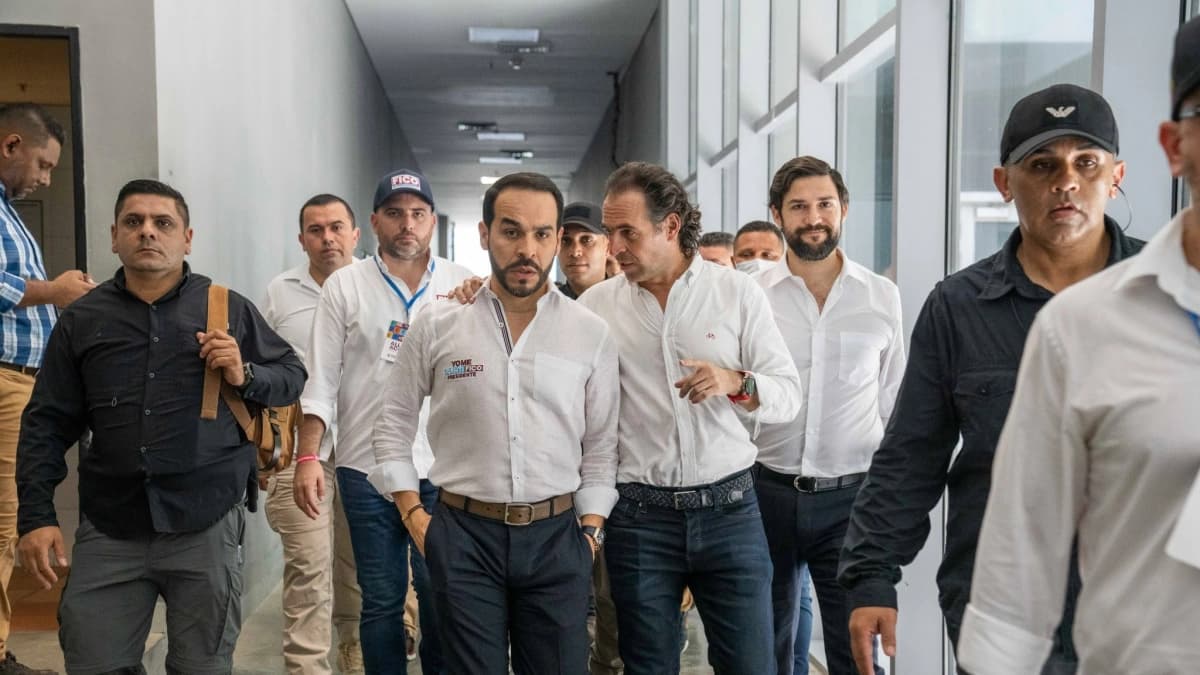 El presidente Abelardo de la Espriella y el alcalde de Medellín, Federico Gutiérrez