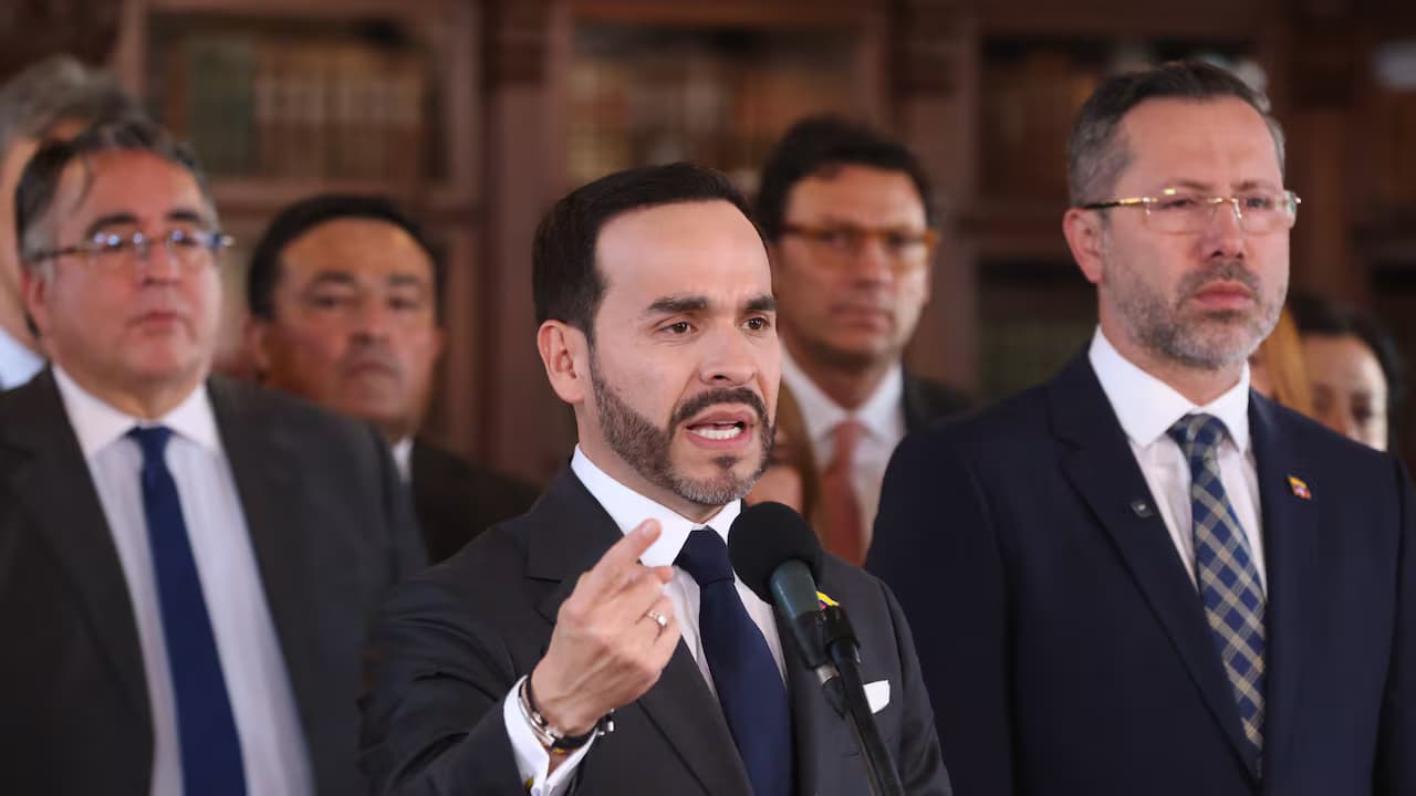 El presidente Abelardo De La Espriella durante un consejo de ministros