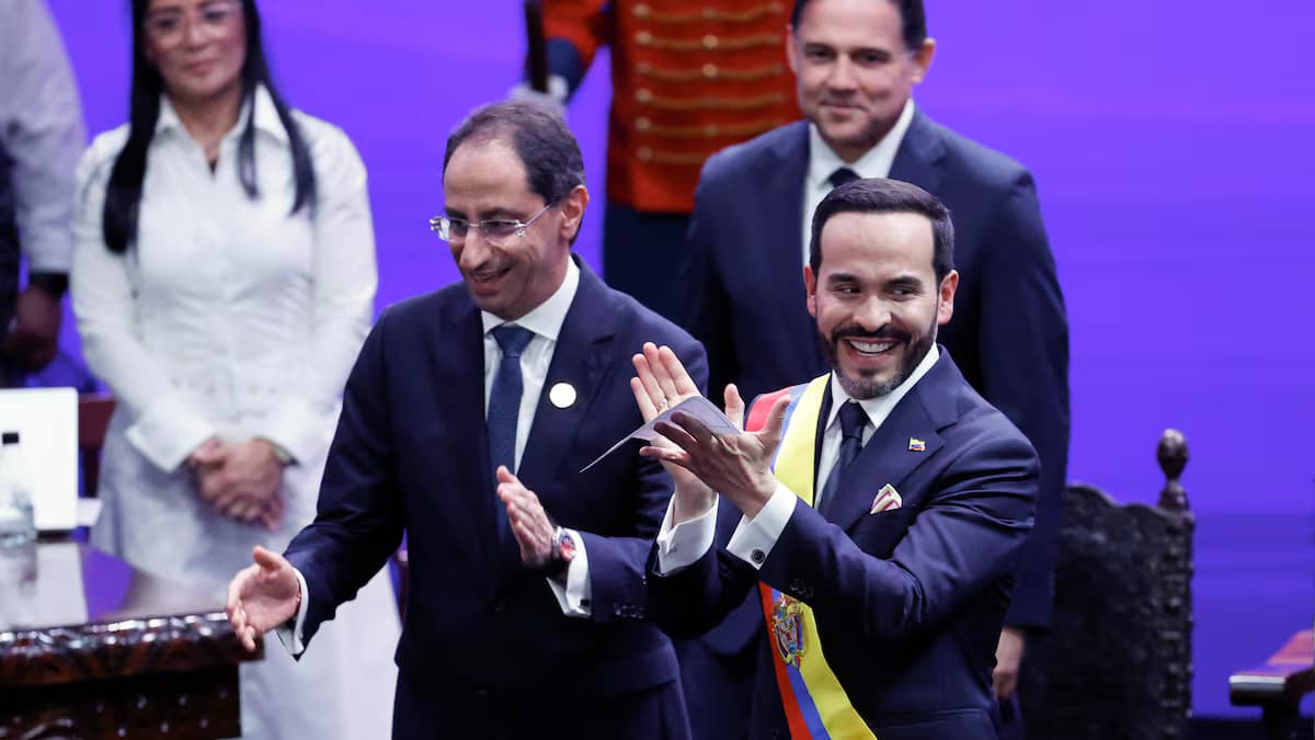 El presidente Abelardo de la Espriella, con la banda presidencial, durante la ceremonia de posesión