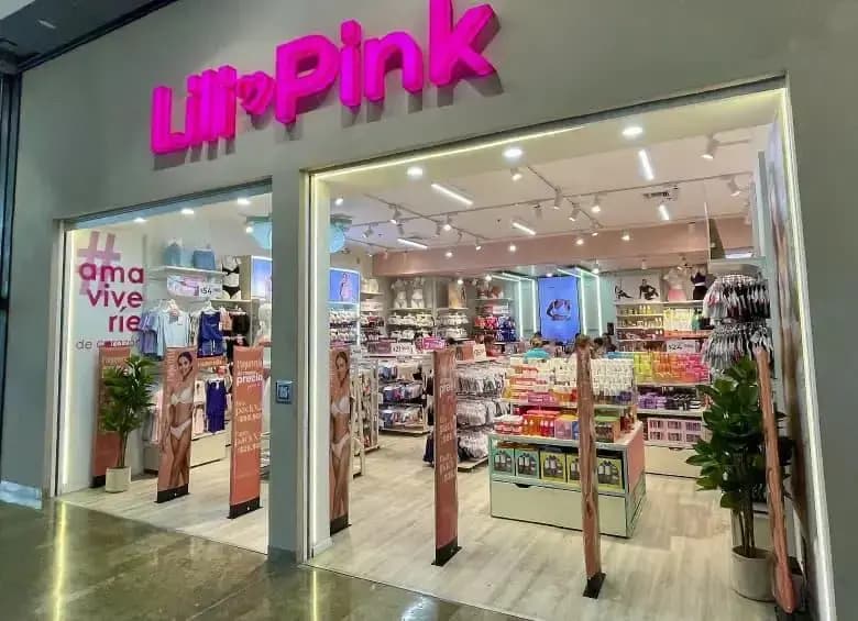 Fachada de una tienda de Lili Pink en un centro comercial
