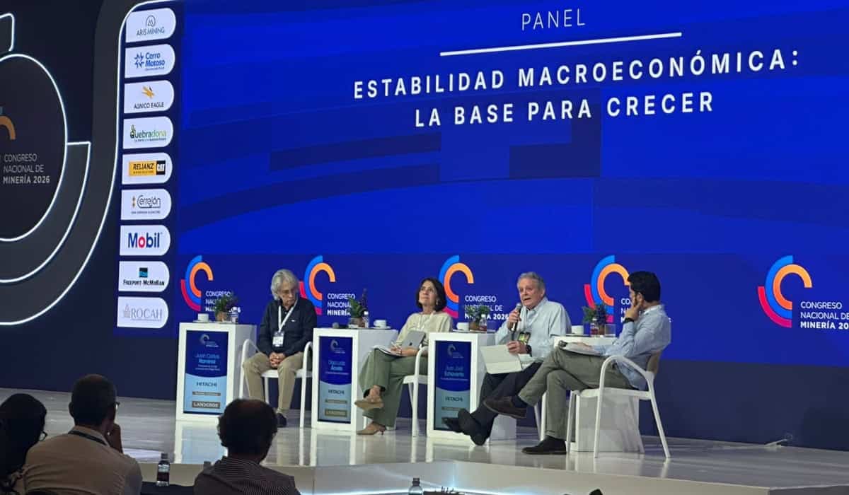 Panel de estabilidad macroeconómica en el Congreso de la Asociación Colombiana de Minería