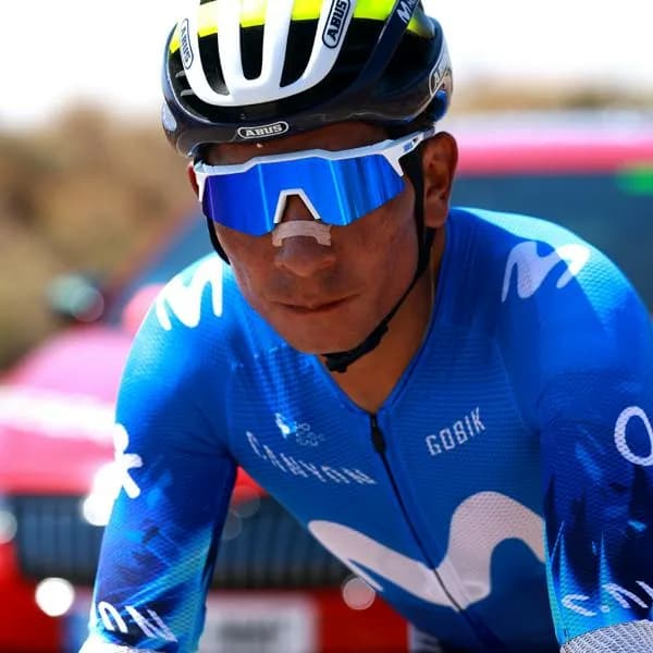 Nairo Quintana con el uniforme de Movistar Team durante una etapa de ciclismo profesional