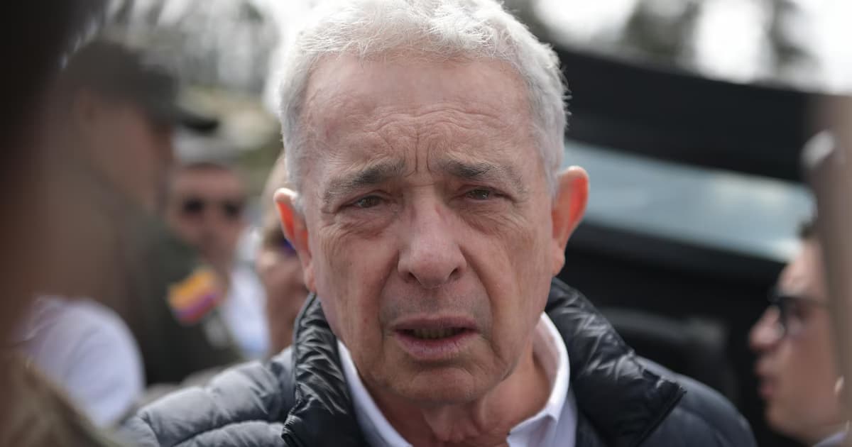 El expresidente Álvaro Uribe Vélez durante una declaración pública