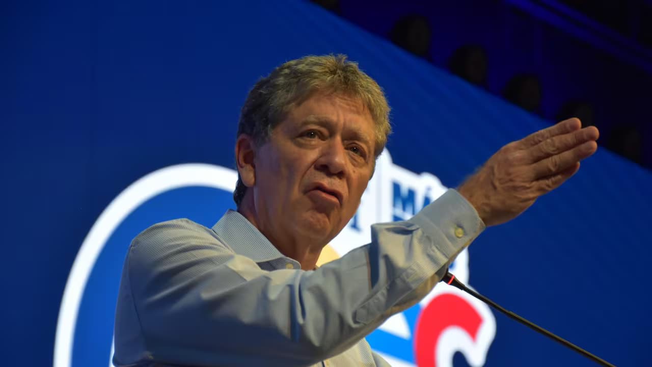 Bruce Mac Master durante una intervención en un evento empresarial