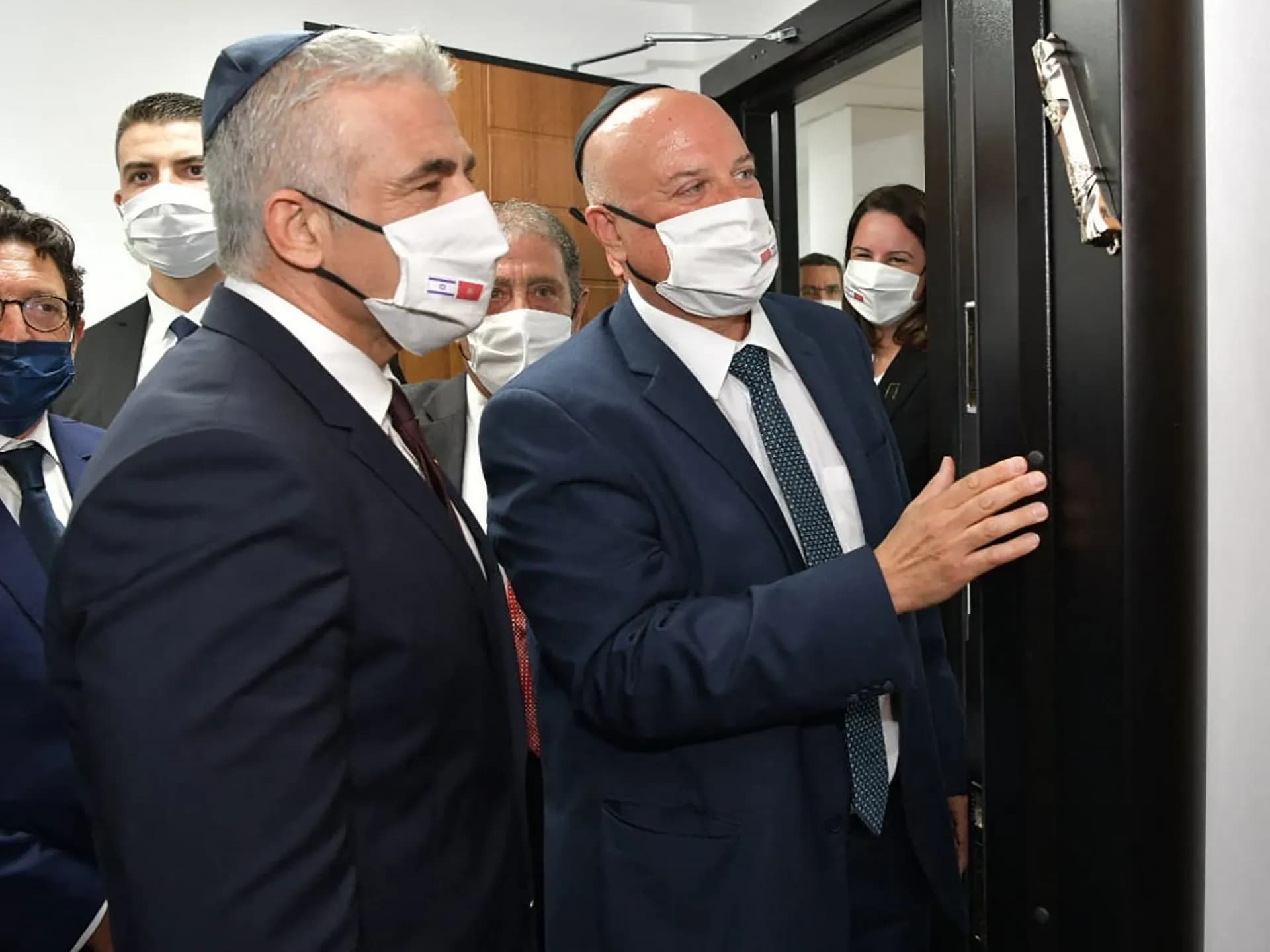 Diplomáticos israelíes en la inauguración de la oficina de enlace de Israel en Rabat, en agosto de 2021