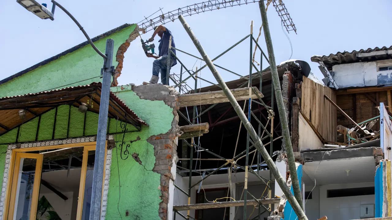 Escombros y viviendas dañadas por el terremoto en Colombia