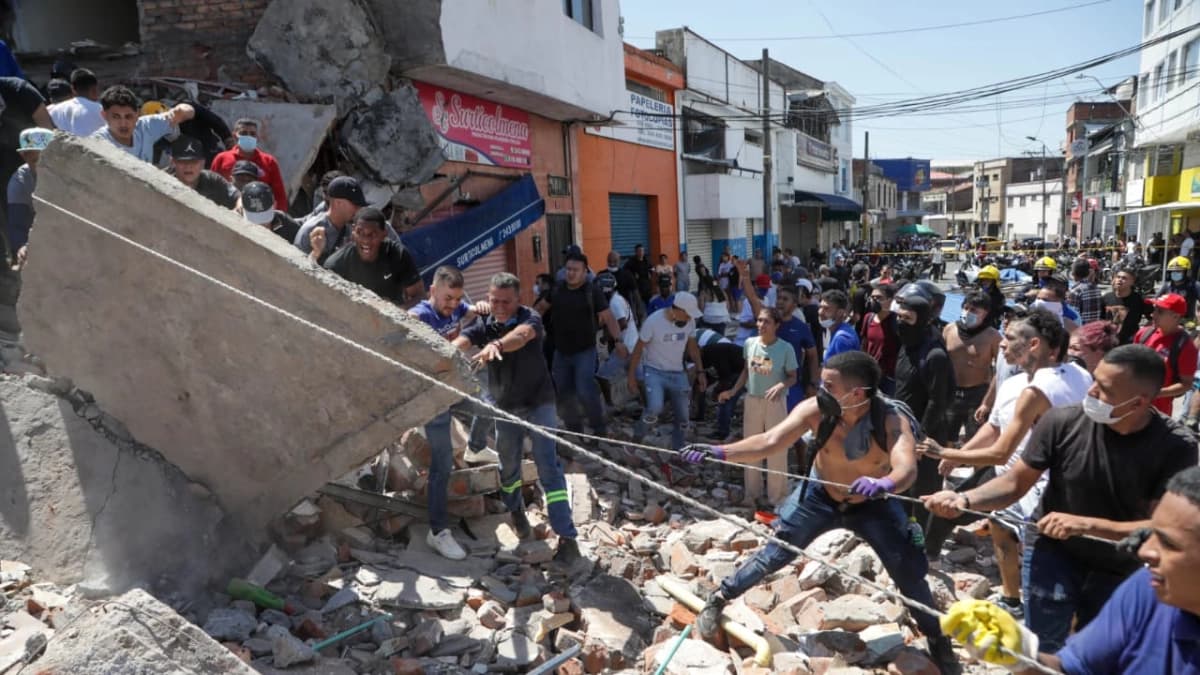 Edificio dañado en Cali tras el terremoto del 10 de agosto