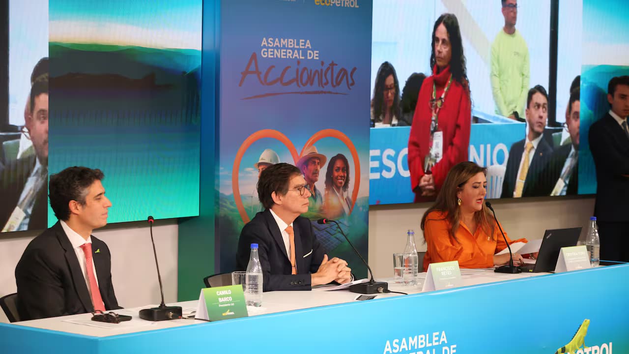 Mesa directiva de la asamblea extraordinaria de accionistas de Ecopetrol en Bogotá