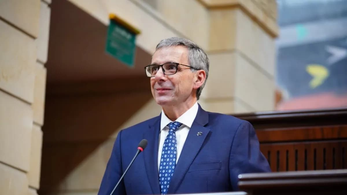 El ministro de Hacienda, Miguel Gómez, en el Congreso