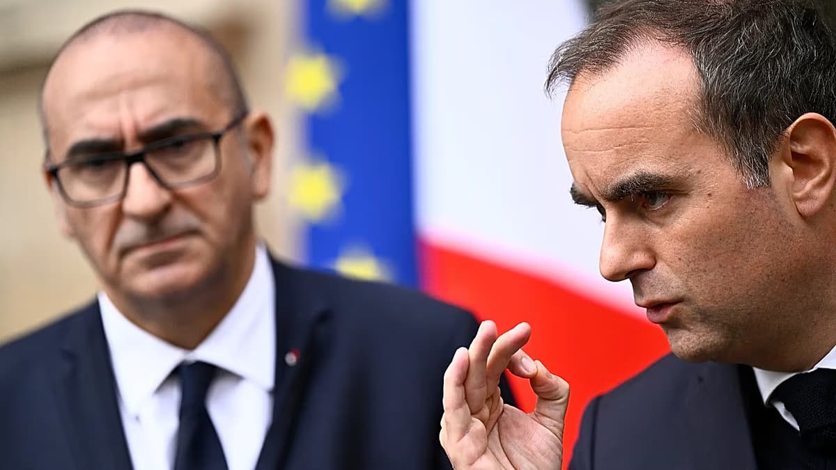El primer ministro francés, Sébastien Lecornu, habla junto al ministro del Interior, Laurent Nuñez
