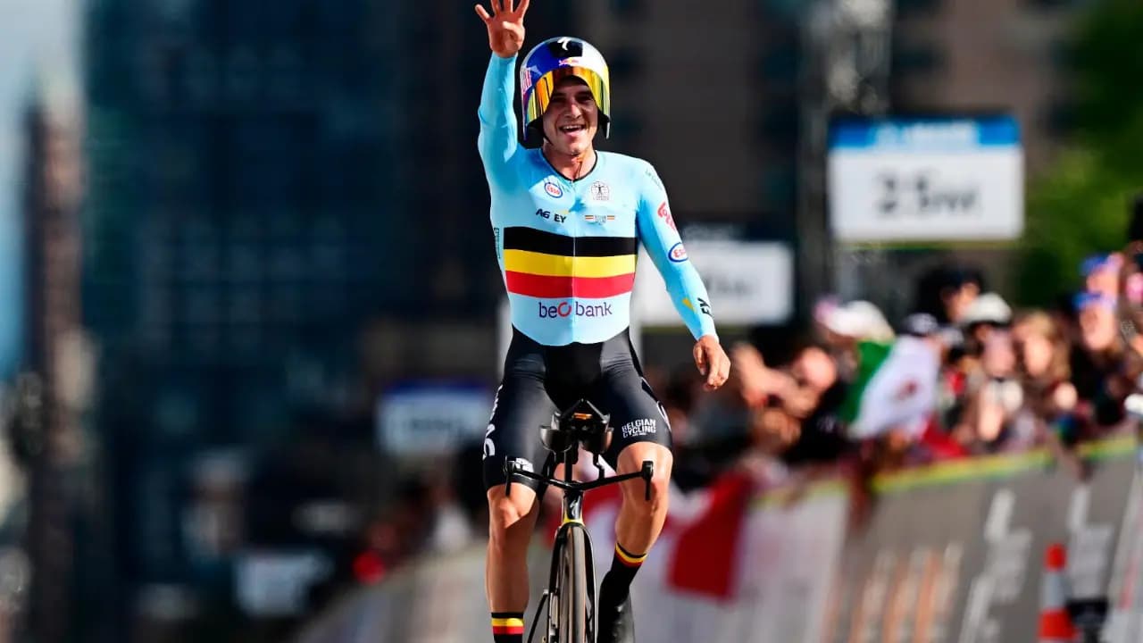 Remco Evenepoel en plena contrarreloj del Mundial de ruta