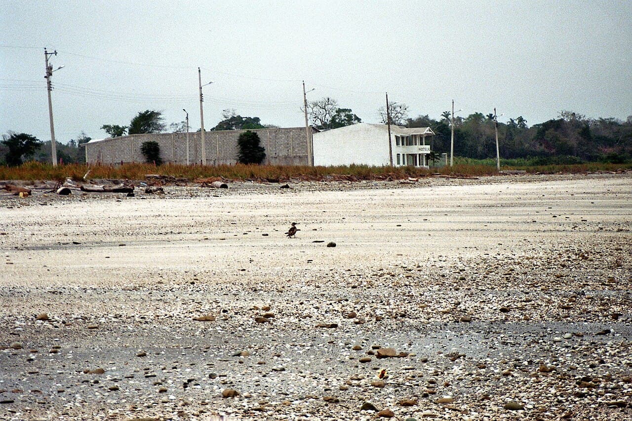 Una playa de la provincia de Esmeraldas, en la costa del Pacífico de Ecuador, en una fotografía de archivo de 2007; no es una imagen del sismo