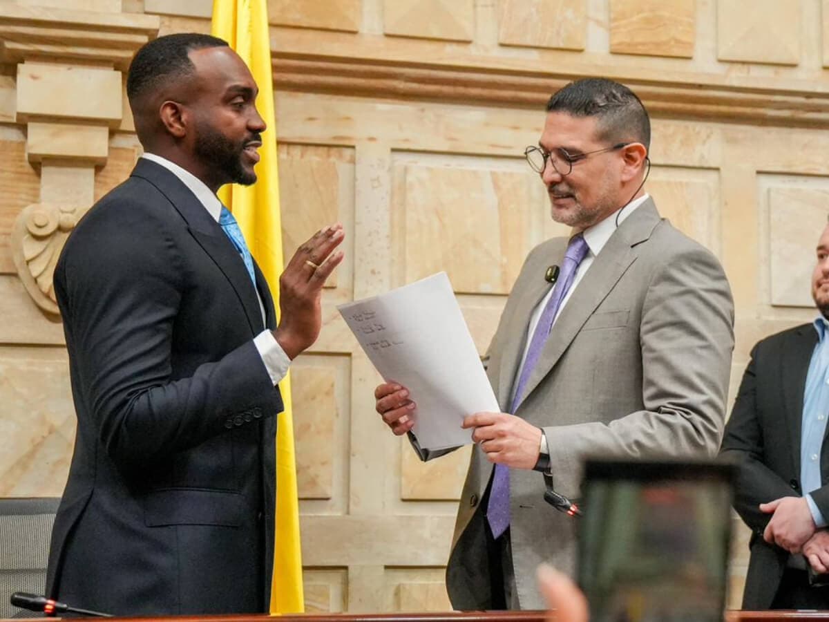 El representante Estefanel Gutiérrez se posesiona como presidente de la Comisión Afro