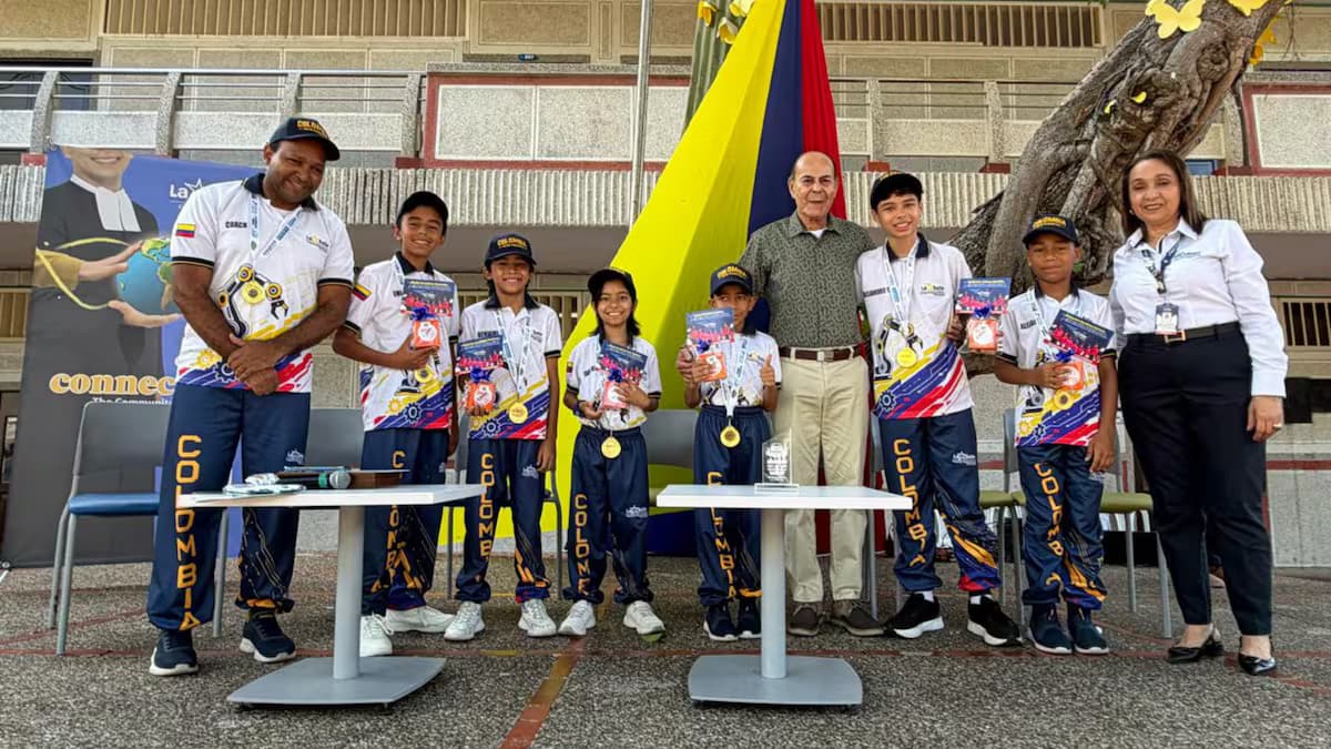 Estudiantes del colegio Biffi La Salle de Barranquilla en el mundial de robótica