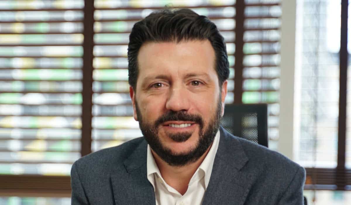 Nicolás Azcuénaga, presidente de Altia Energy, en su oficina