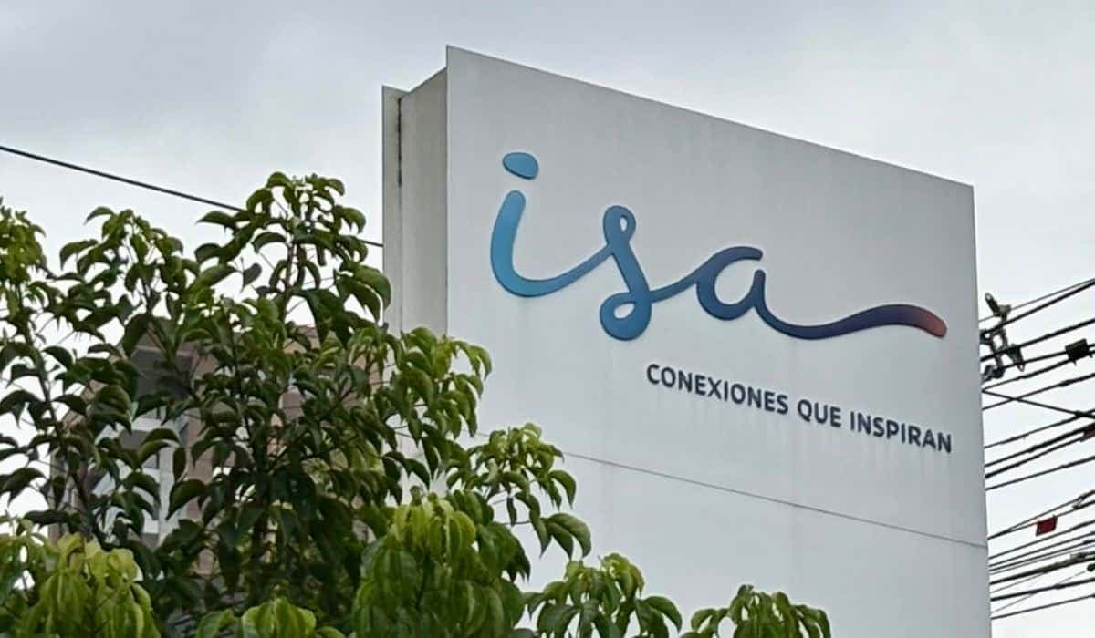 Aviso de ISA en la fachada de una de sus sedes