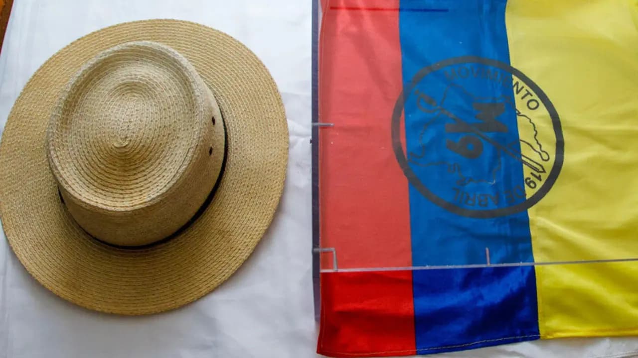 El sombrero de Carlos Pizarro