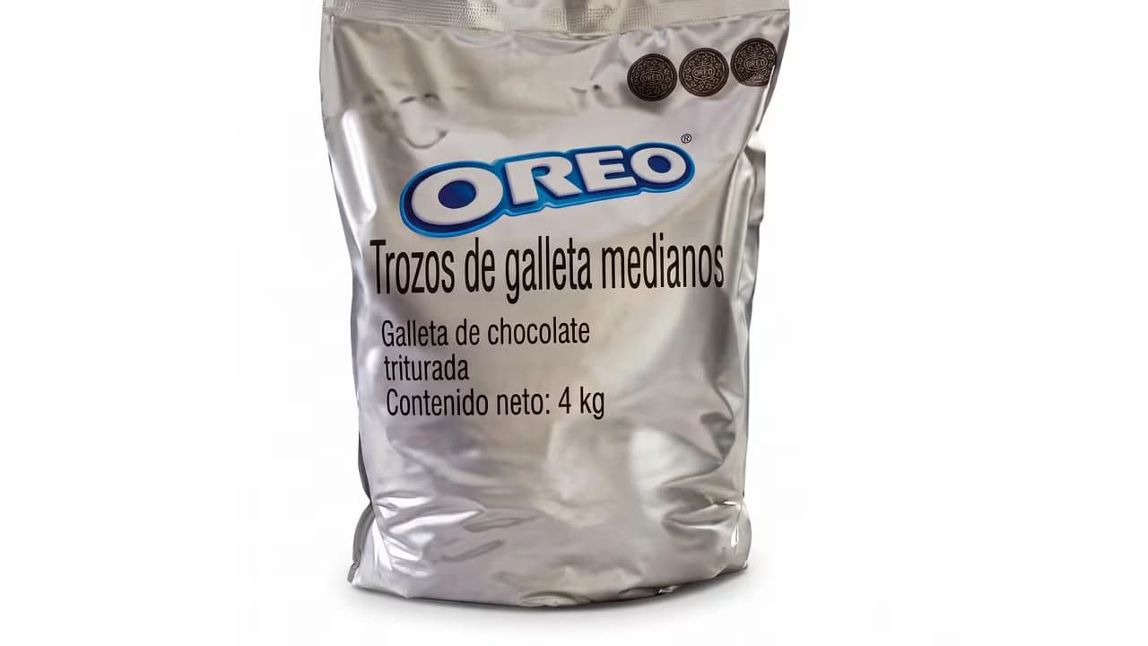 Empaque de Oreo «Trozos de galleta medianos», una de las presentaciones señaladas por el Invima