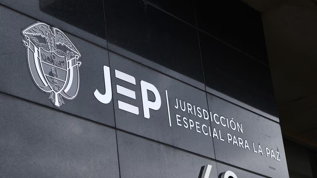 Fachada de la sede de la Jurisdicción Especial para la Paz, en Bogotá
