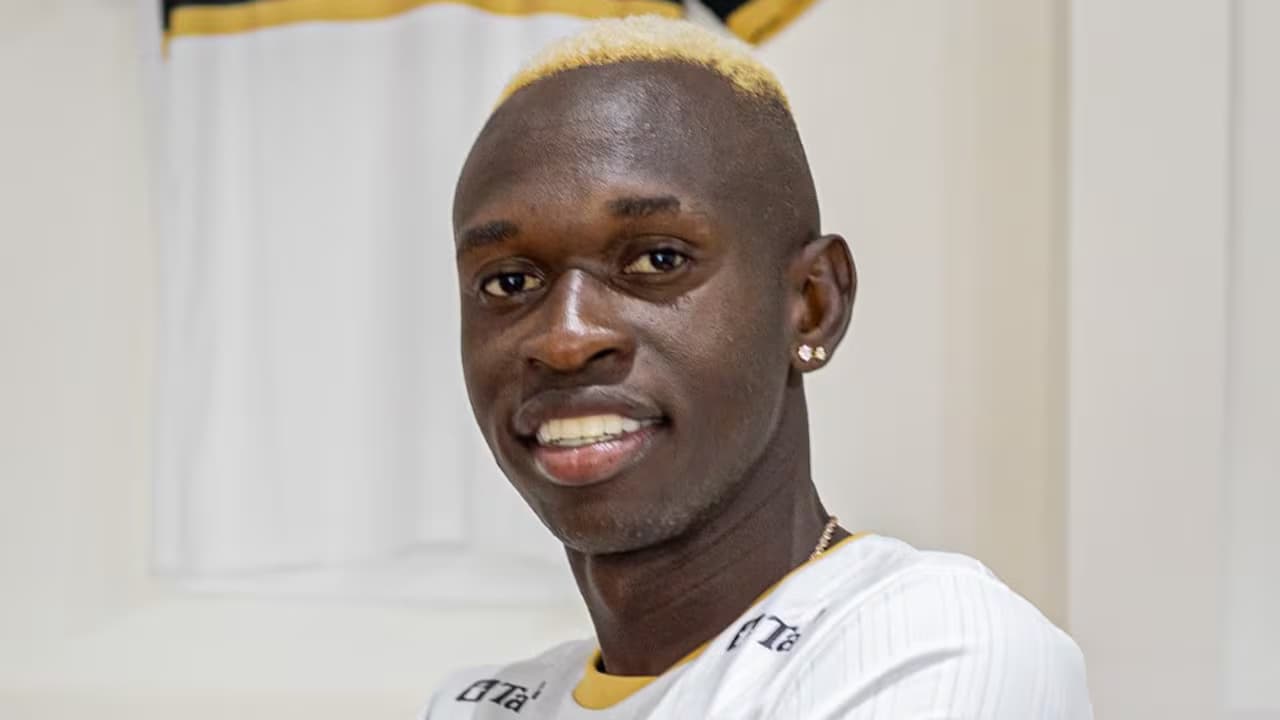 El delantero Yojan «Papula» Garcés con la camiseta de Internacional de Bogotá