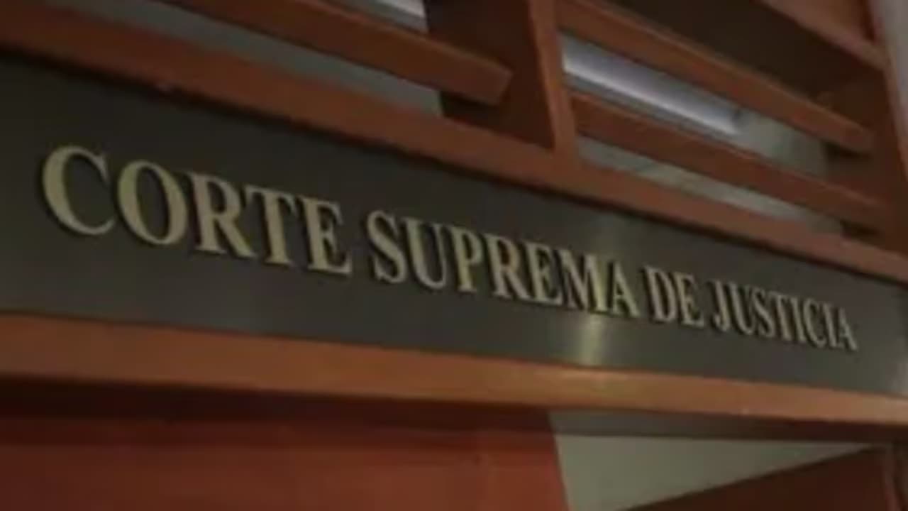 Letrero de la Corte Suprema de Justicia en su sede de Bogotá