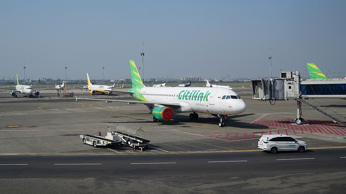 Aviones en la plataforma del aeropuerto Soekarno-Hatta, en Yakarta