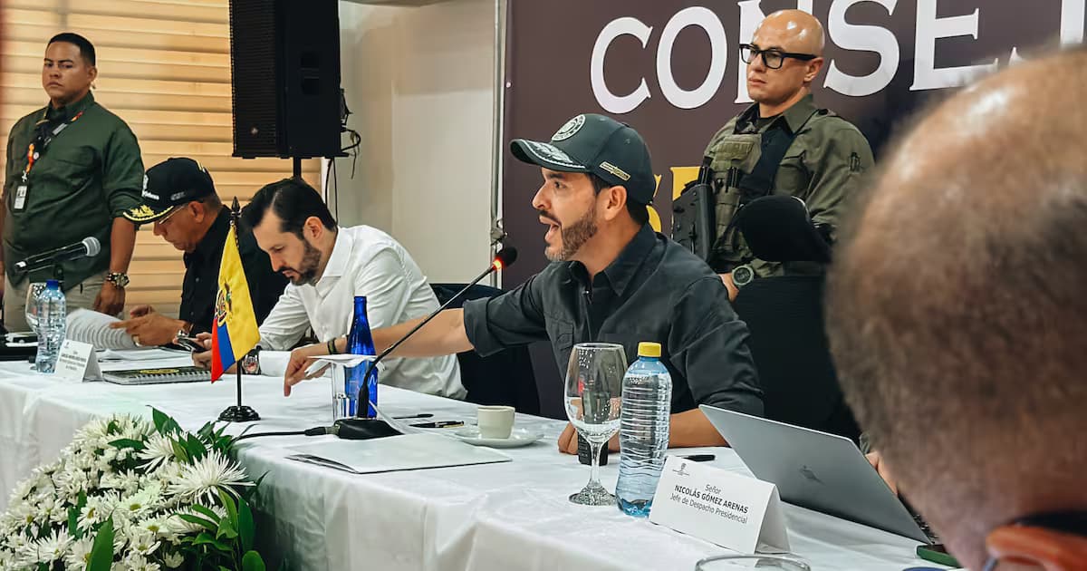 El presidente Abelardo de la Espriella durante el consejo de seguridad en Arauca