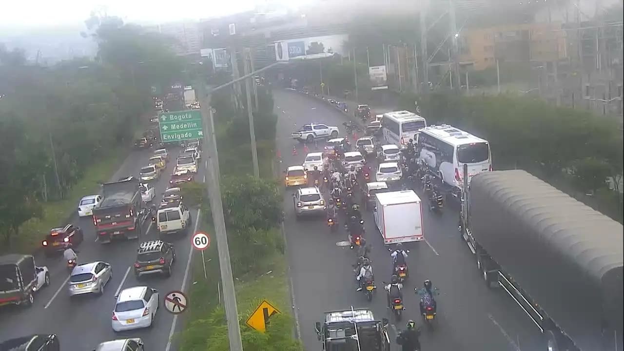 Congestión vehicular en el sur del Valle de Aburrá durante el cierre de la vía
