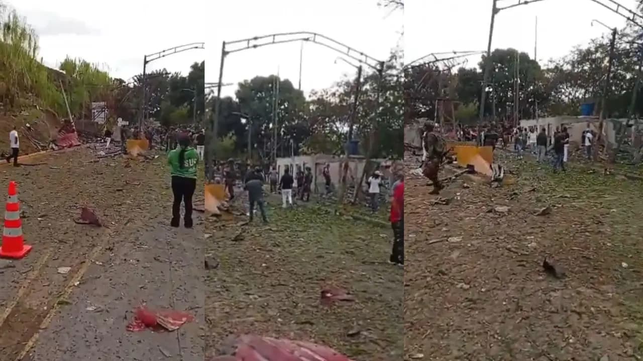 Escombros y restos metálicos del peaje El Bordo sobre la vía Panamericana tras la explosión del carro bomba