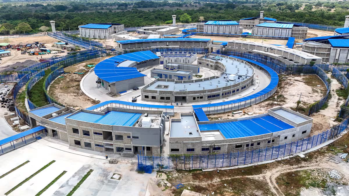 Vista aérea del complejo penitenciario en construcción en Sabanas de San Ángel, Magdalena
