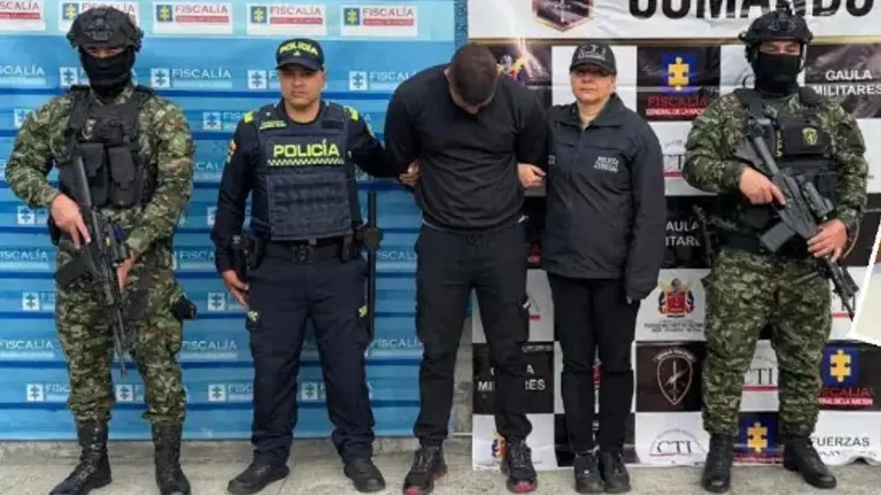 El teniente retirado Bladimir Alberto Londoño, custodiado por el Gaula y el CTI tras su captura