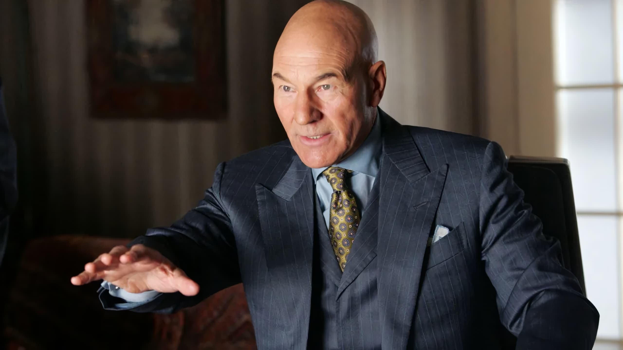 Patrick Stewart caracterizado como el profesor Charles Xavier en una escena de X-Men
