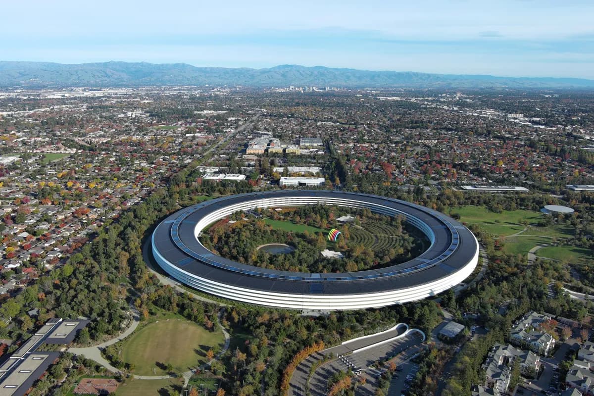 Vista aérea del edificio circular de Apple Park, en Cupertino, California