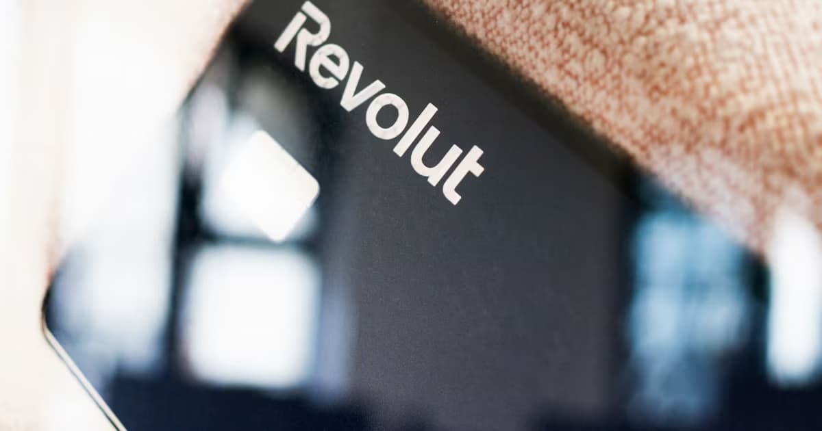 Tarjeta y aplicación de la fintech británica Revolut