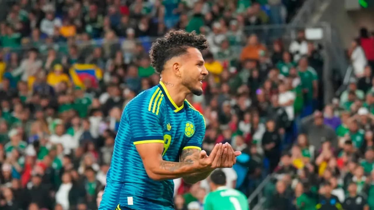 Luis Suárez celebra su gol ante México en el M&T Bank Stadium de Baltimore