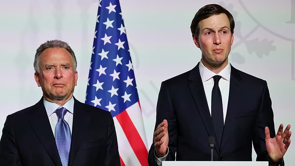 Steve Witkoff y Jared Kushner, enviados especiales de la Casa Blanca, a su llegada a Moscú
