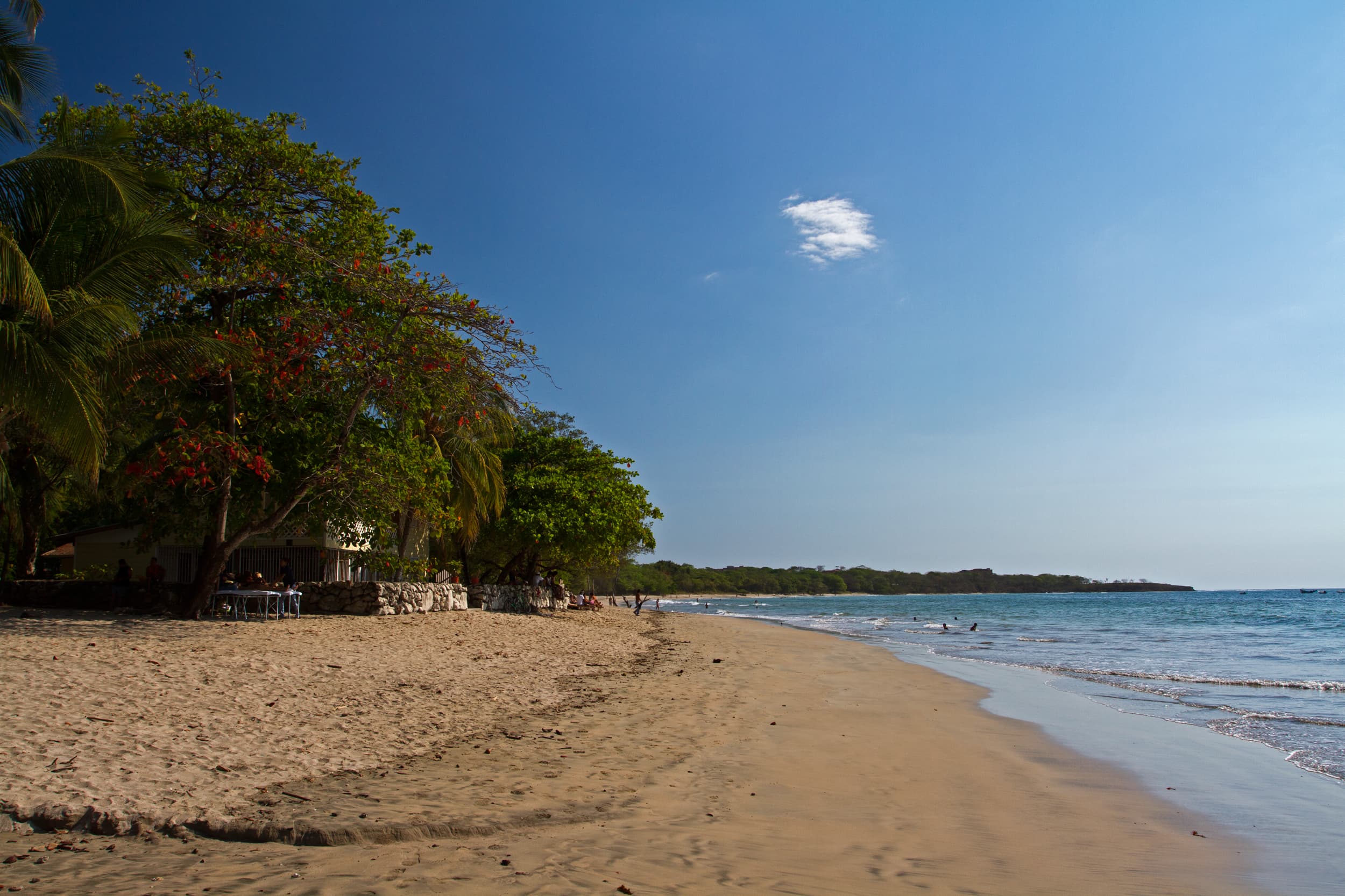 La playa de Tamarindo, en Guanacaste, Costa Rica, en una fotografía de archivo de 2011; no es una imagen del sismo